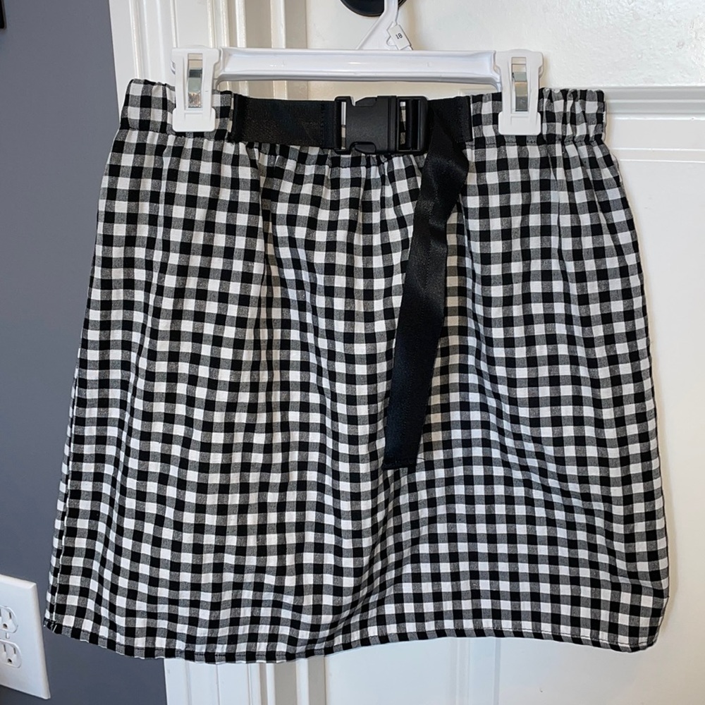 Shein size small womens buckle skirt